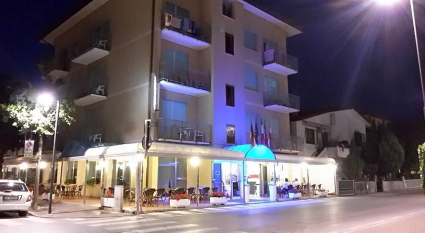 Hotel Fornaro Caorle Buitenkant foto